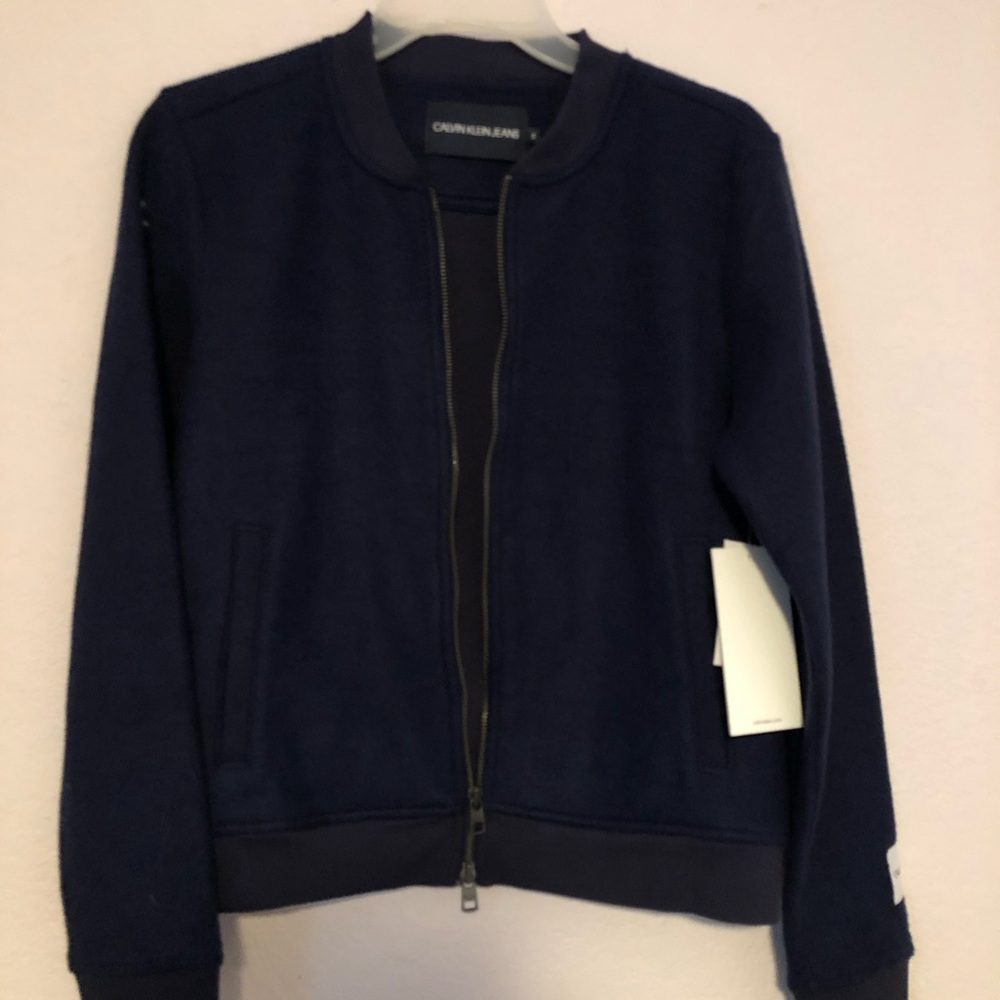 zip up sweater